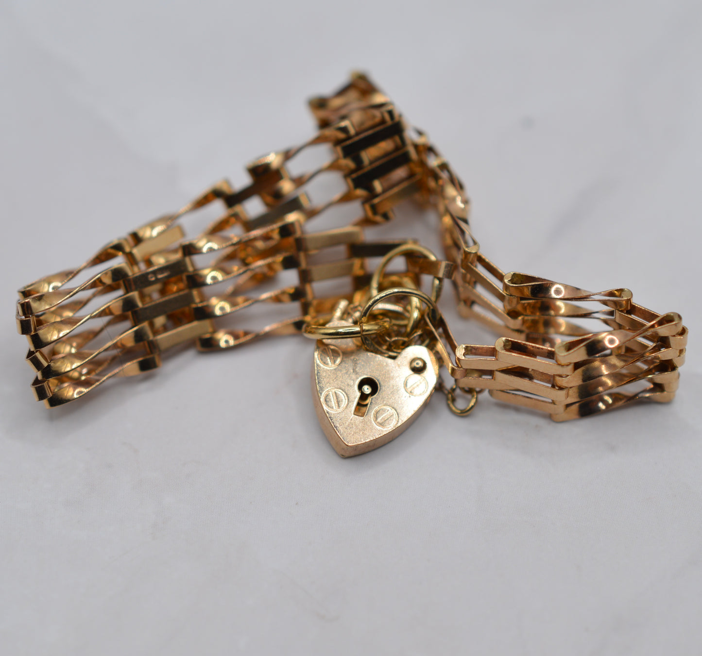 1980s 9ct Gold Gate Link Bracelet with Heart Padlock & Safety Chain (7")