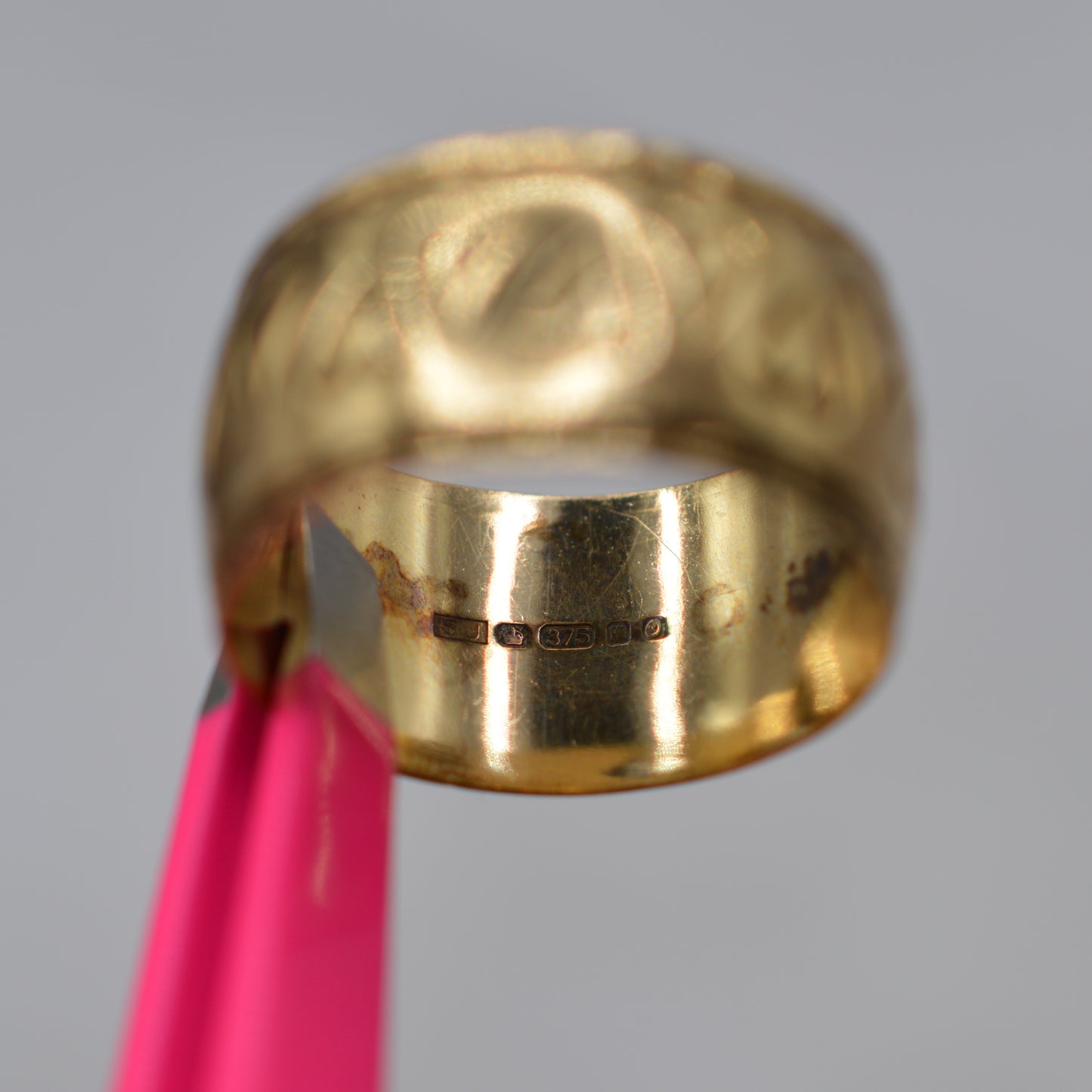 Mega Chunky 1980s 9ct Gold Heart-Engraved Band Ring