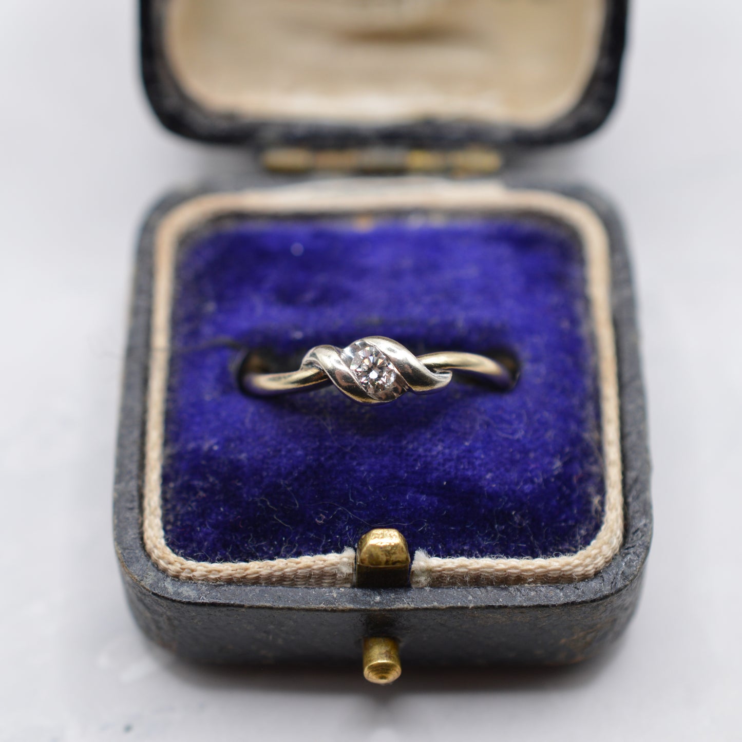 9ct Gold Diamond Twist Ring