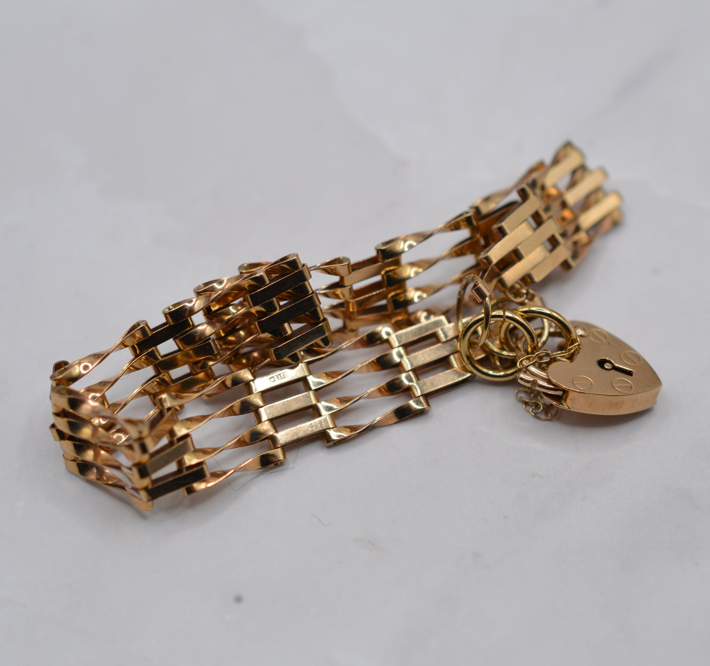 1980s 9ct Gold Gate Link Bracelet with Heart Padlock & Safety Chain (7")