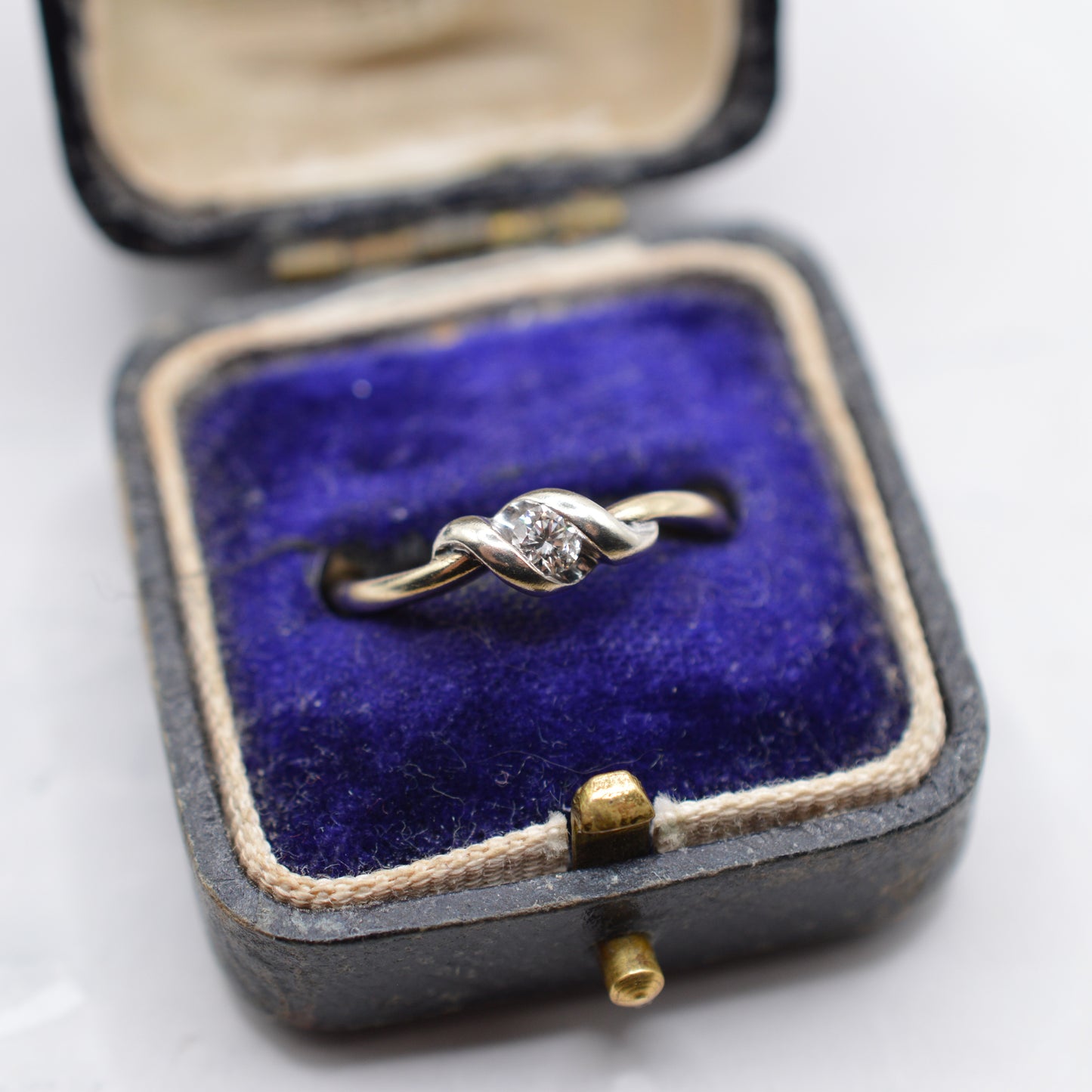 9ct Gold Diamond Twist Ring