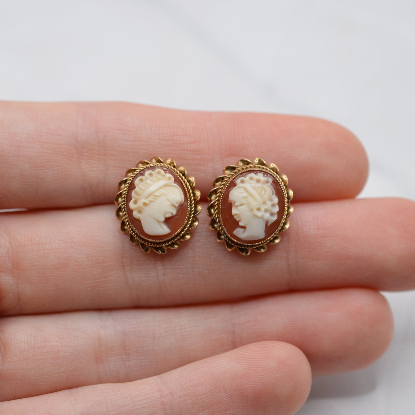 Large 1970s Vintage 9ct Gold Cameo Stud Earrings