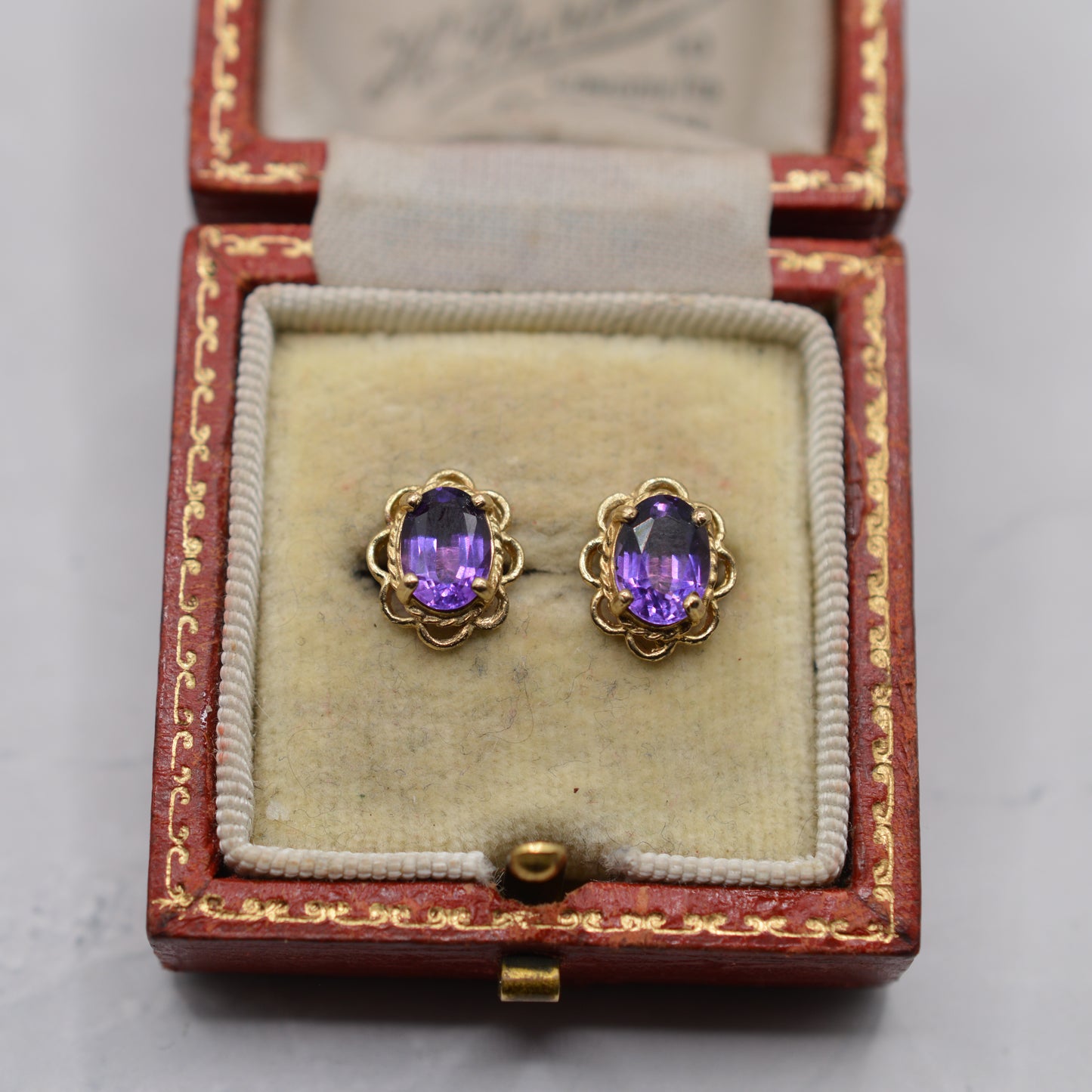 1990s 9ct Gold Amethyst Stud Earrings with Scallop Border