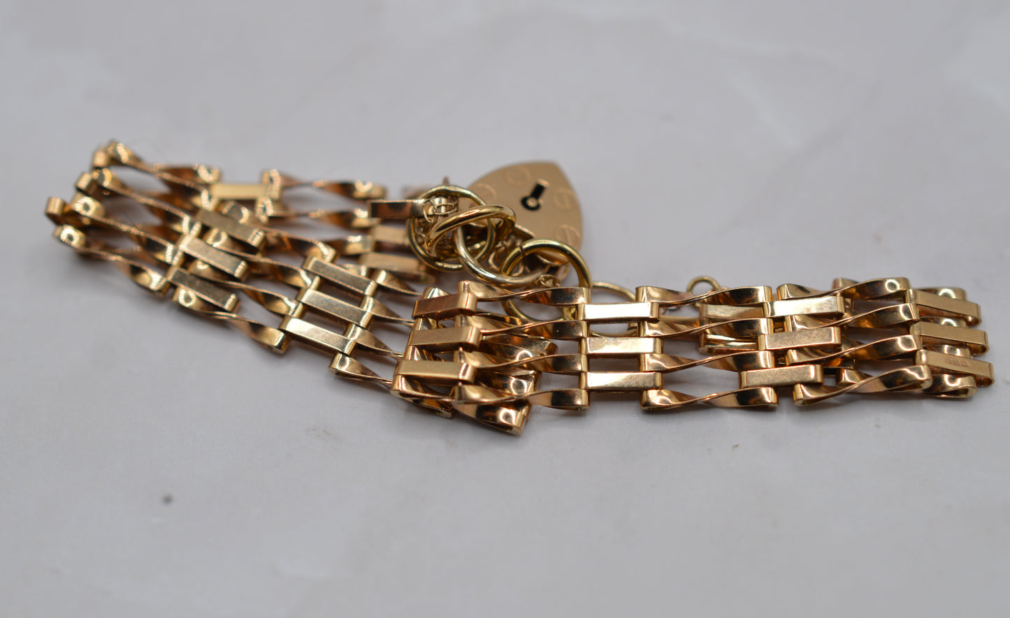 1980s 9ct Gold Gate Link Bracelet with Heart Padlock & Safety Chain (7")