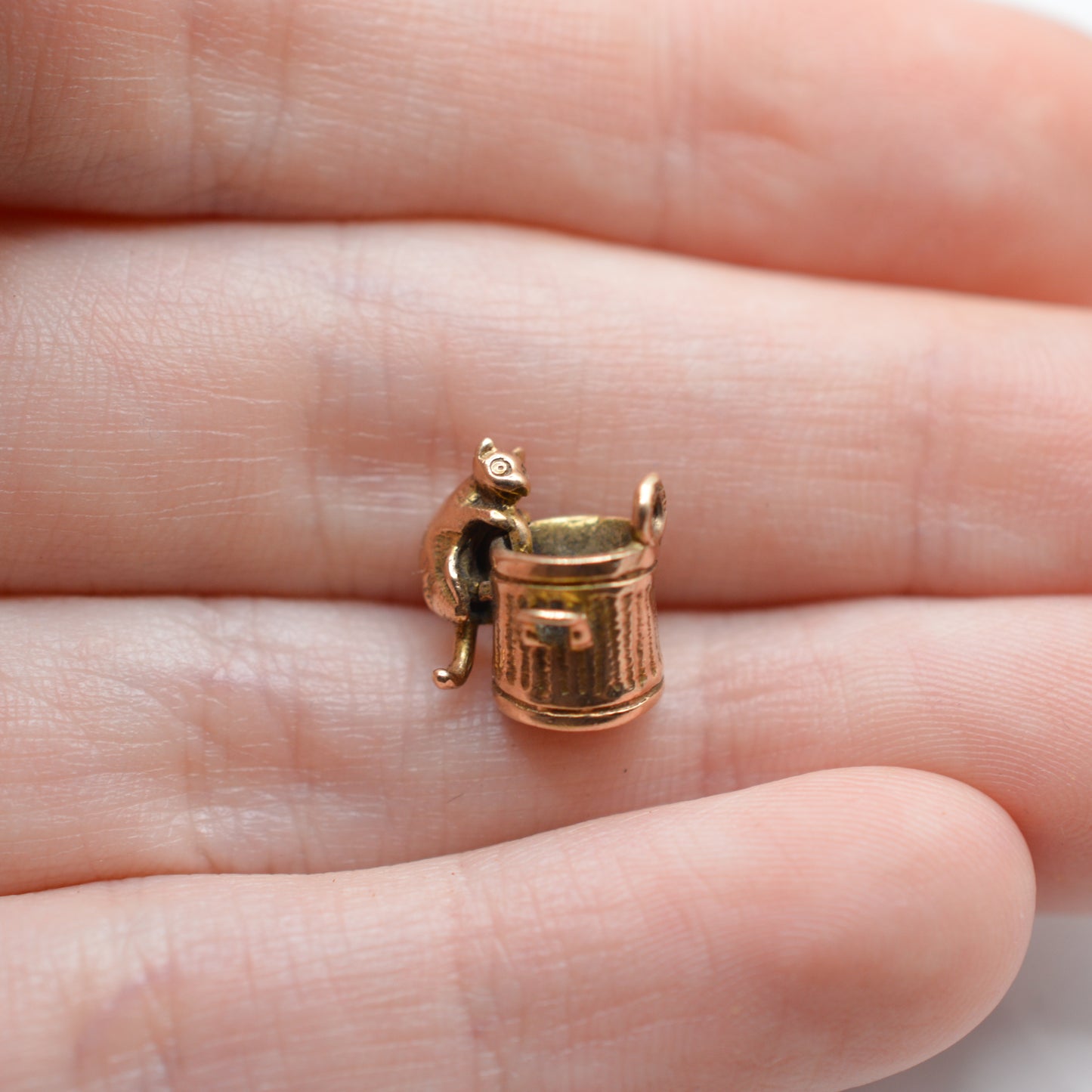 1980s Vintage 9ct Gold Articulated Cat & Dustbin Novelty Charm