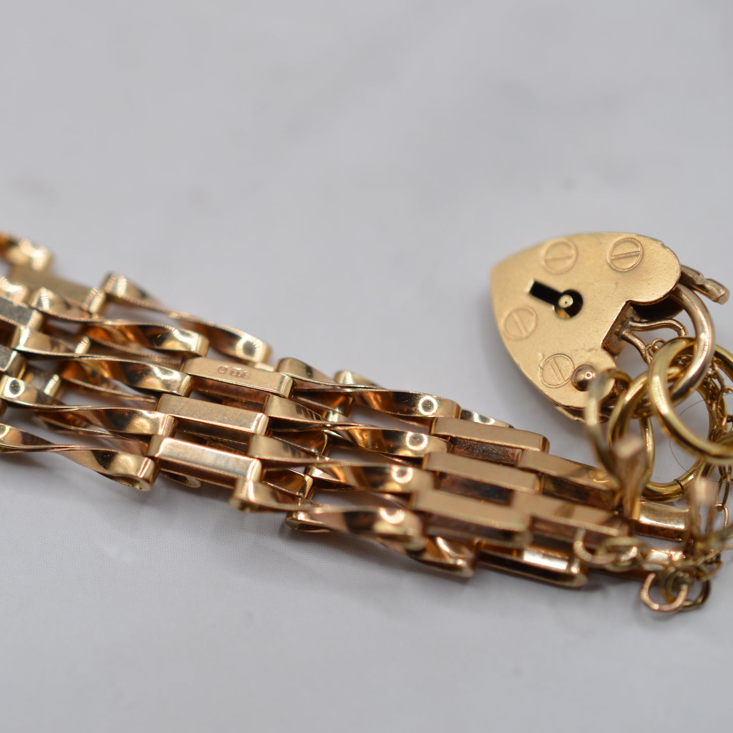 1980s 9ct Gold Gate Link Bracelet with Heart Padlock & Safety Chain (7")