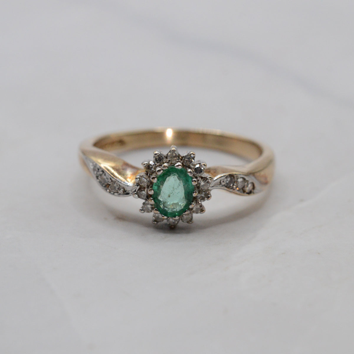 9ct Gold Emerald & Diamond Cluster Ring
