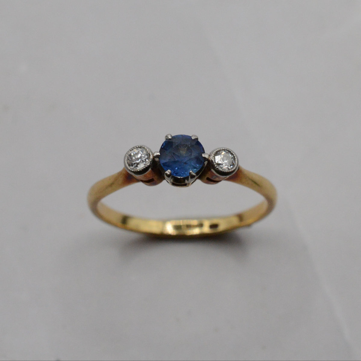 Antique 18ct Gold Sapphire & Diamond Ring