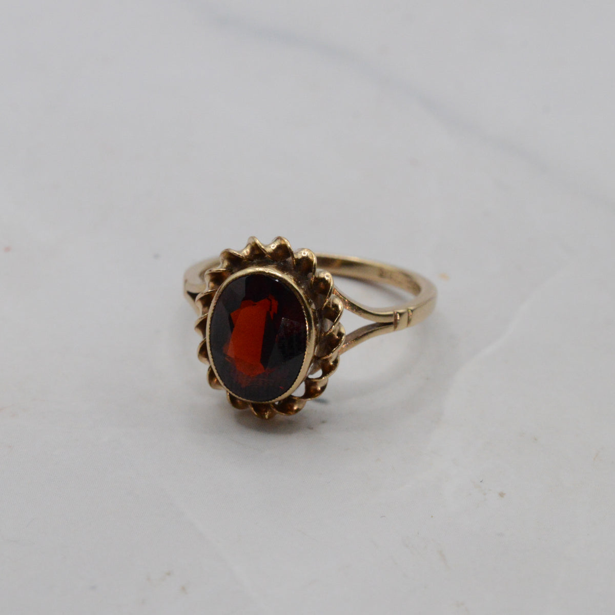 1960s Vintage 9ct Gold Garnet Solitaire Ring