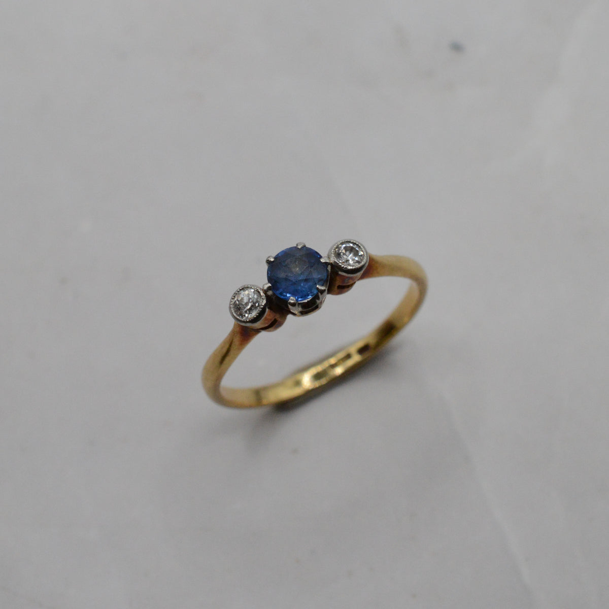 Antique 18ct Gold Sapphire & Diamond Ring
