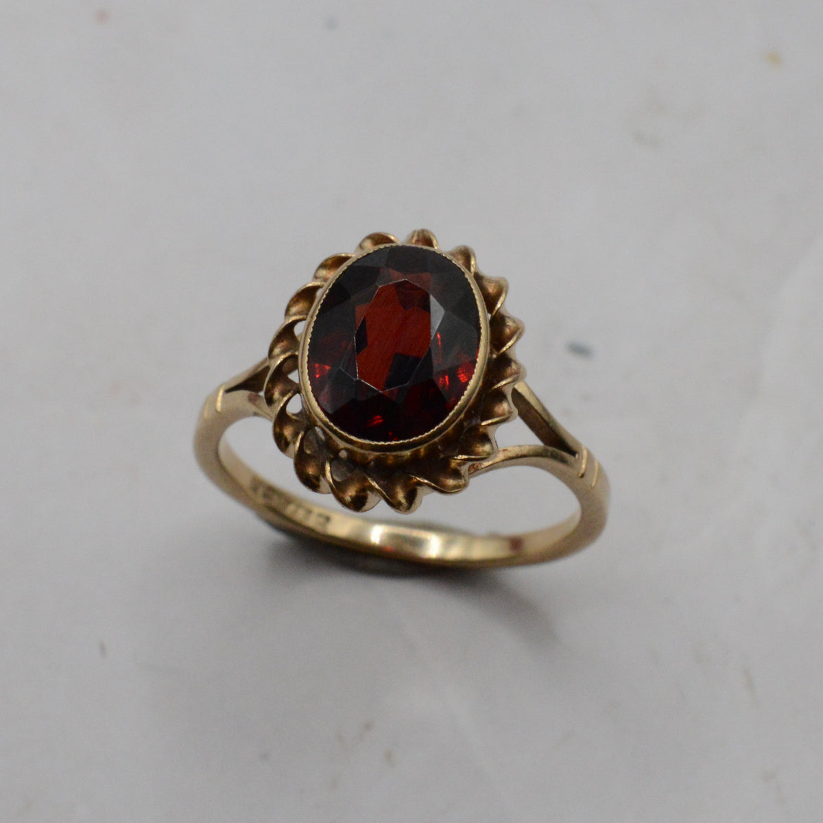 1960s Vintage 9ct Gold Garnet Solitaire Ring