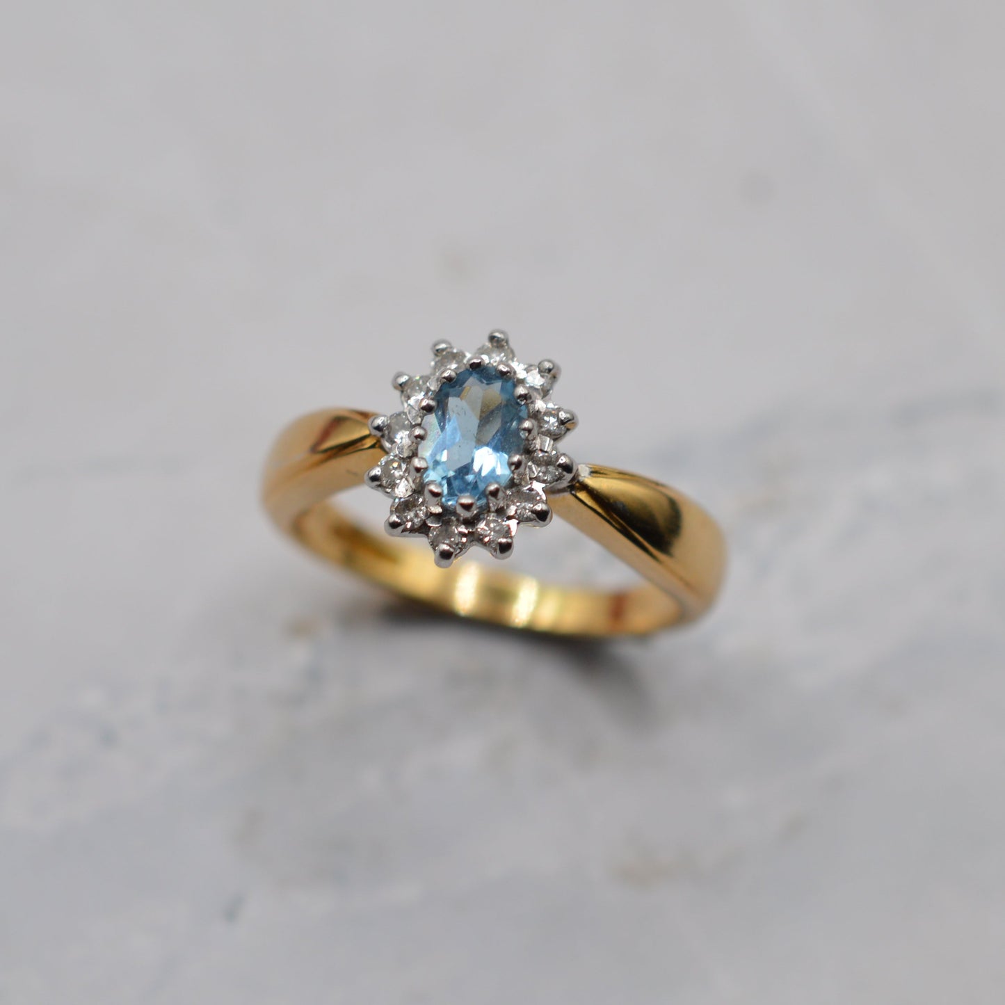 18ct Gold Aquamarine & Diamond Cluster Ring