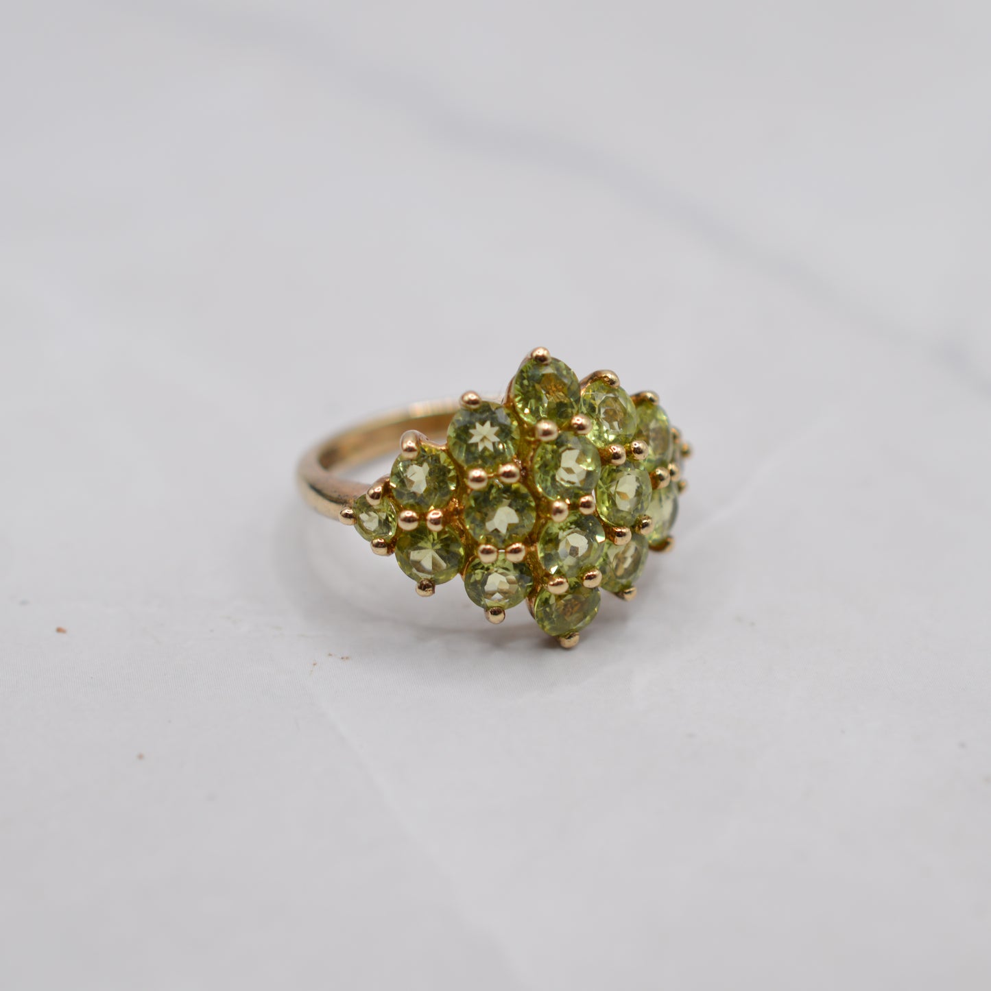 Y2K Chunky 9ct Gold Peridot Cluster Ring