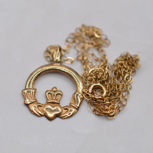 9ct Gold Irish Claddagh Heart Pendant Necklace, 18" Chain