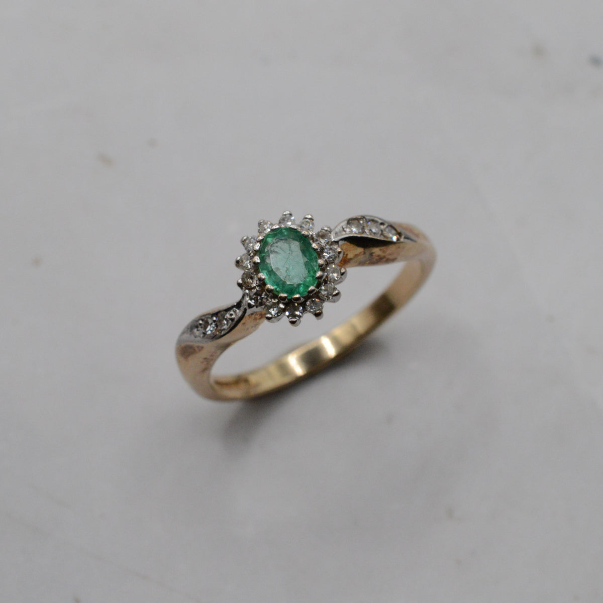 9ct Gold Emerald & Diamond Cluster Ring