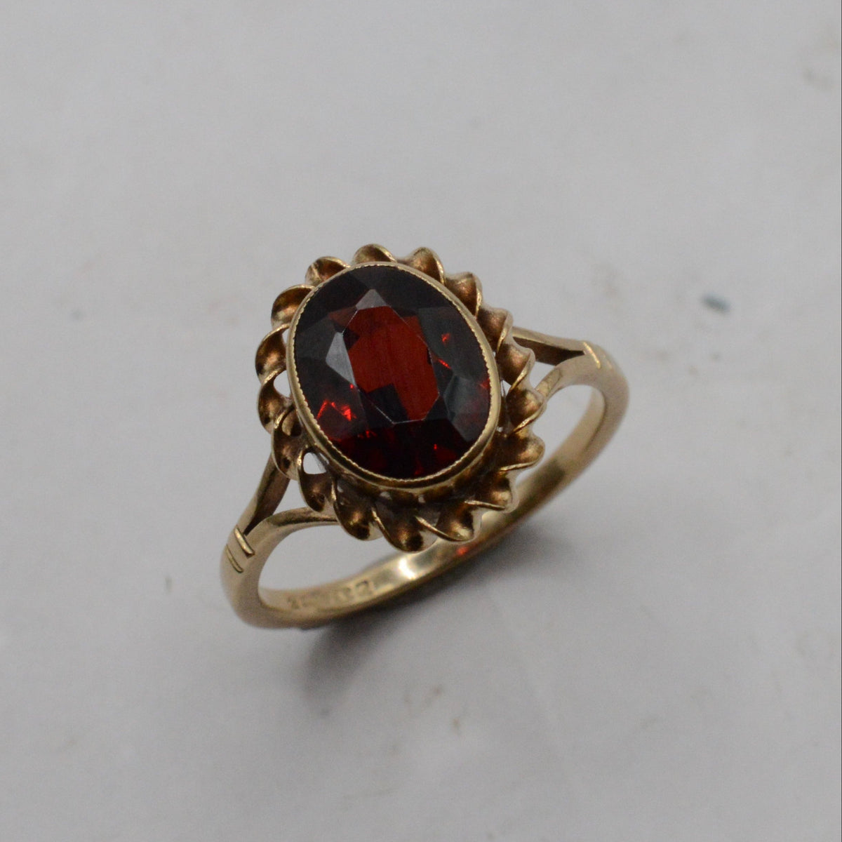 1960s Vintage 9ct Gold Garnet Solitaire Ring