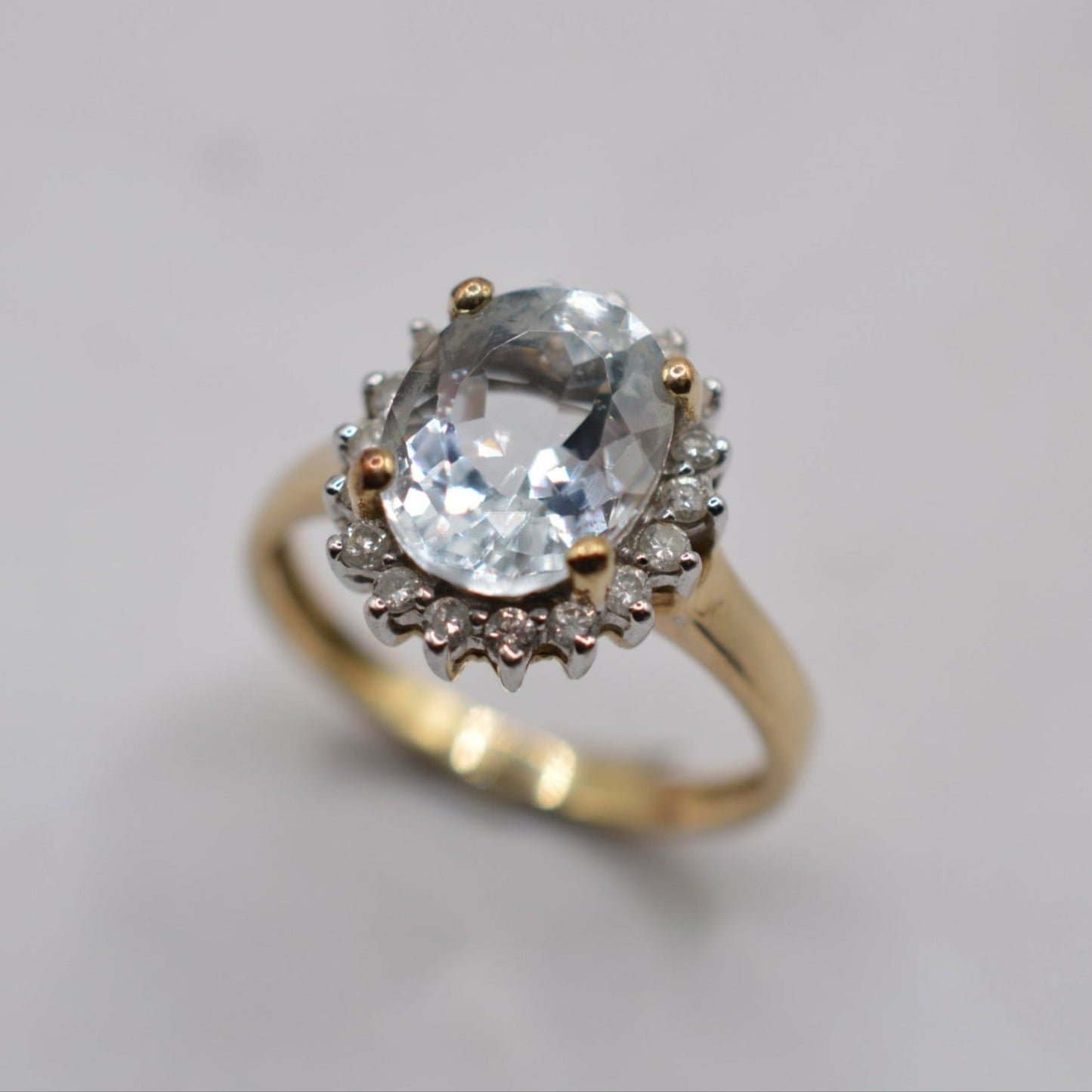 Y2K 9ct Gold Aquamarine & Diamond Cluster Ring