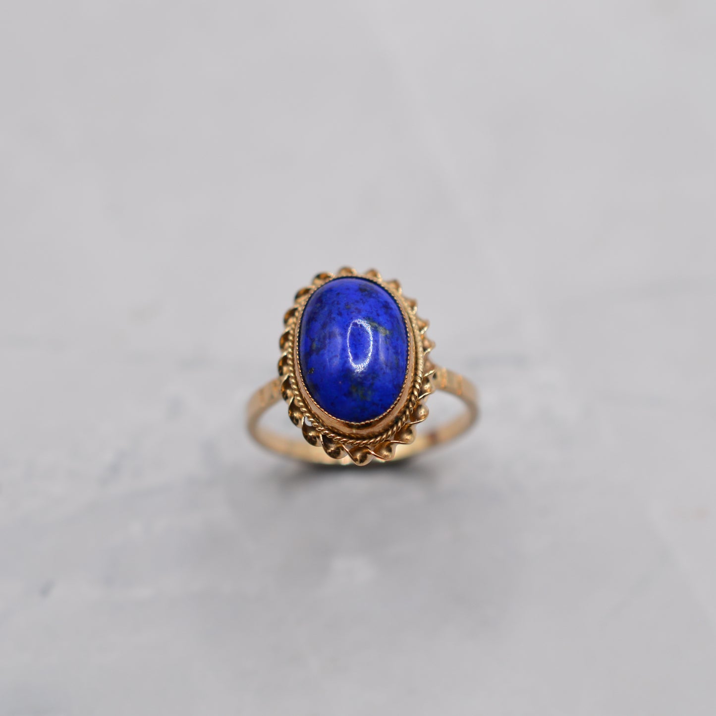 Chunky 1990s 9ct Gold Lapis Lazuli Ring with Rope-Twist Border