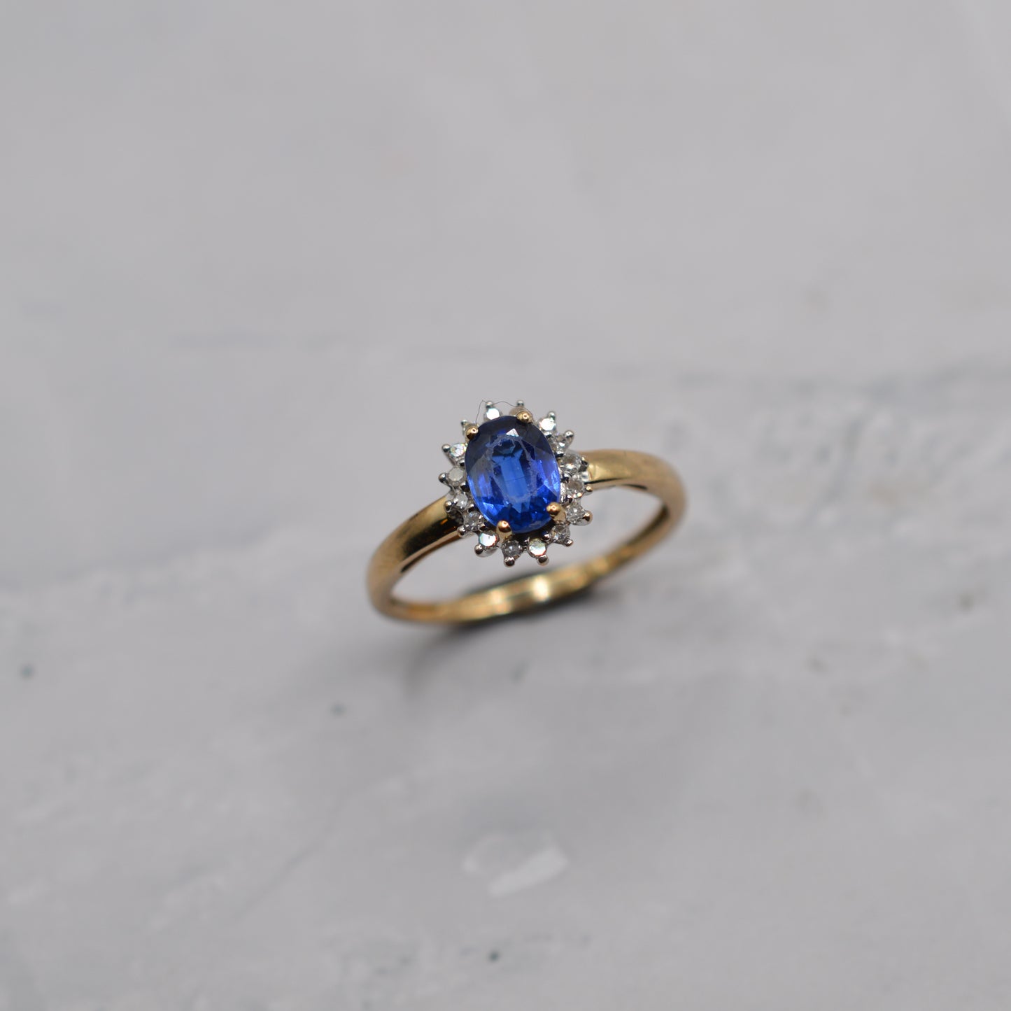 Y2K 9ct Gold Kyanite & Diamond Cluster Ring