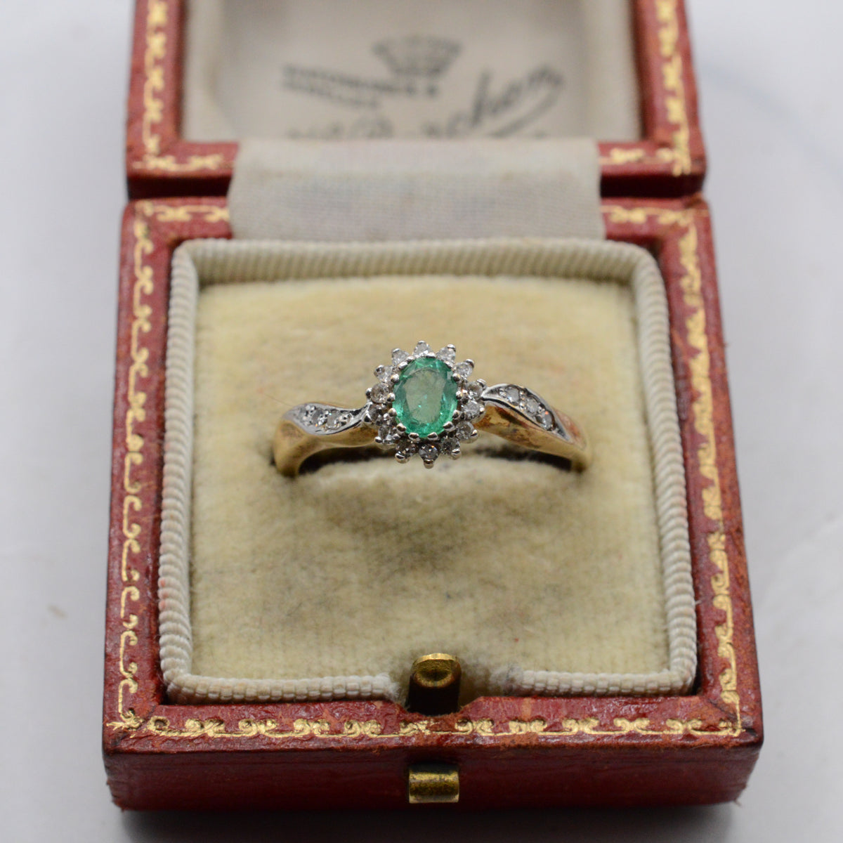 9ct Gold Emerald & Diamond Cluster Ring