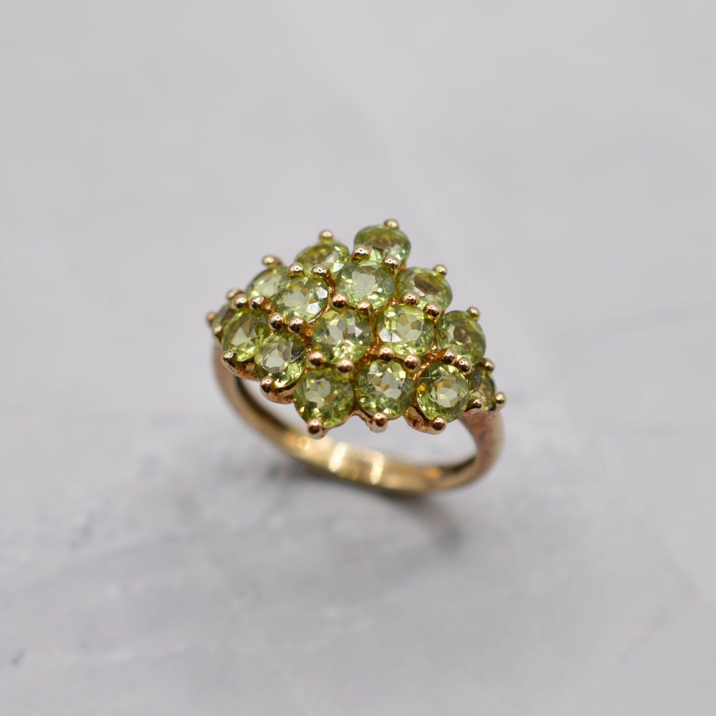 Y2K Chunky 9ct Gold Peridot Cluster Ring