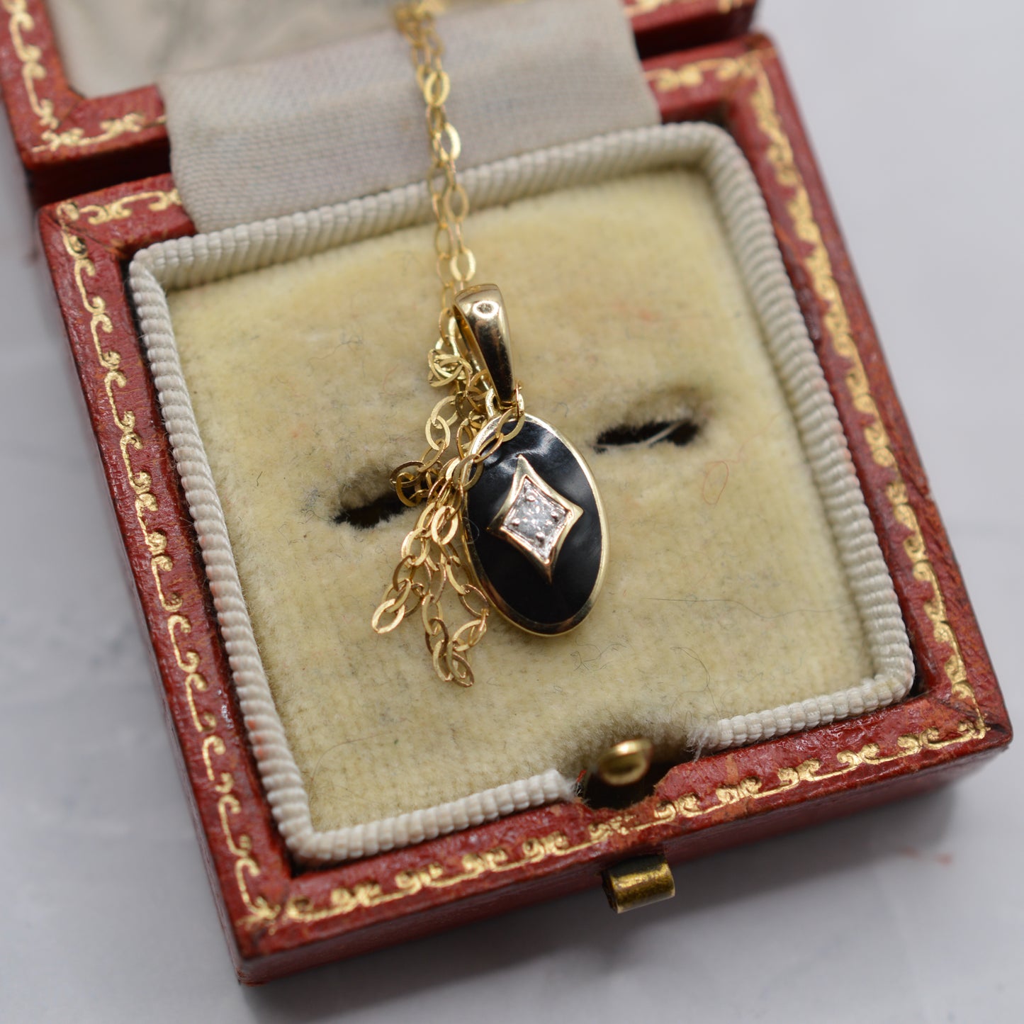 9ct Gold Black Enamel & Diamond Pendant Necklace (16”)