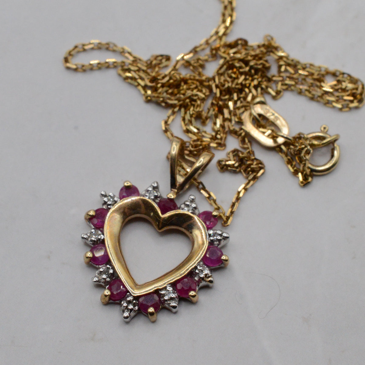 Y2K 9ct Gold Ruby & Diamond Heart Pendant Necklace (16")