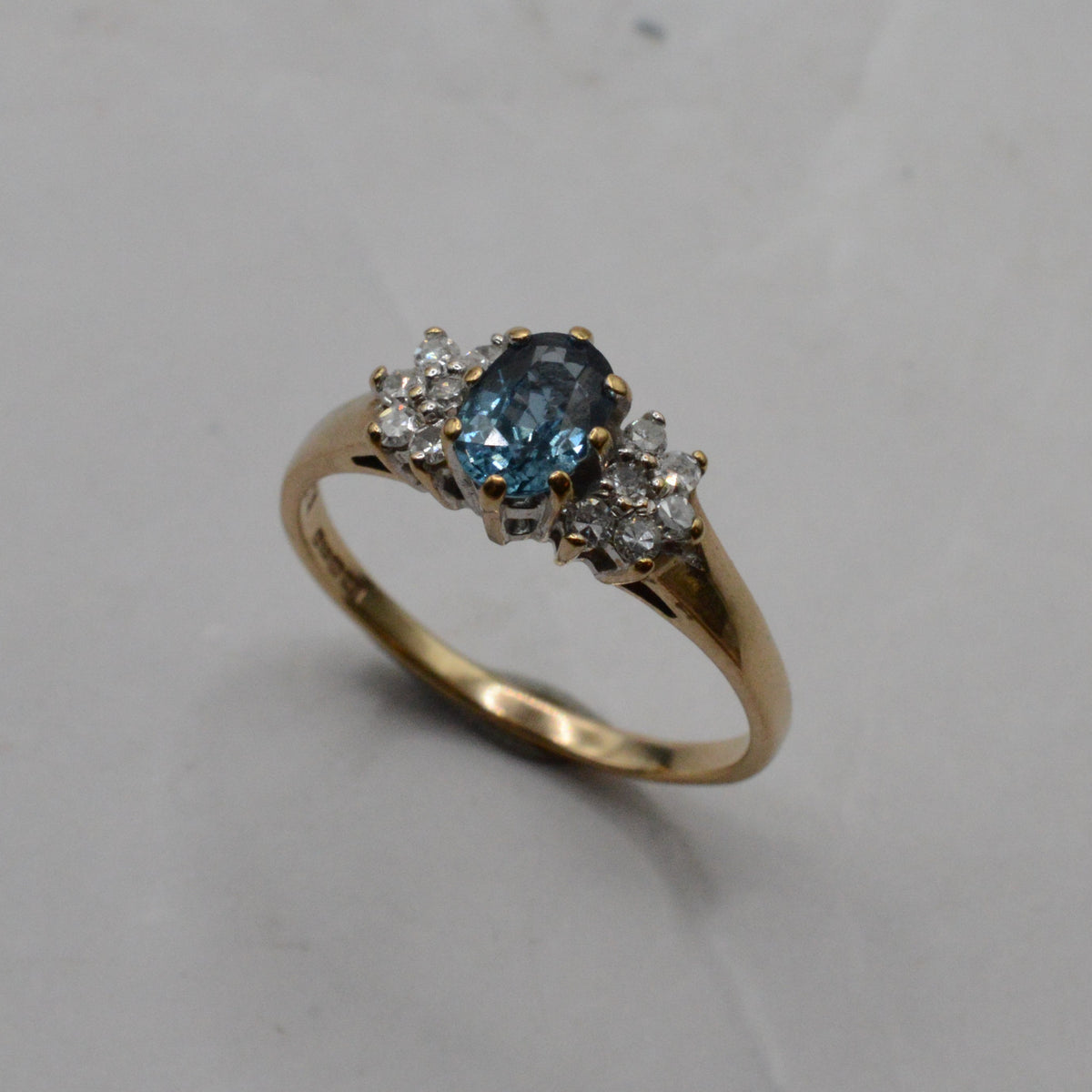 9ct Gold Sapphire & Diamond Ring