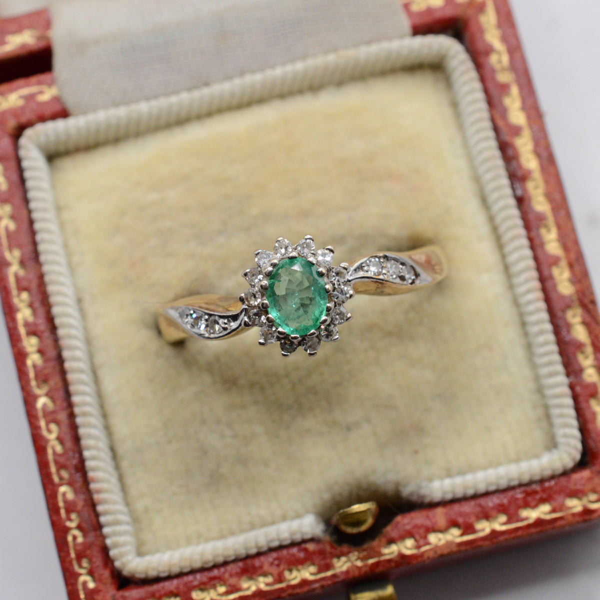 9ct Gold Emerald & Diamond Cluster Ring