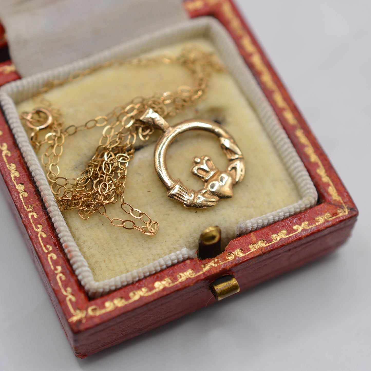 9ct Gold Irish Claddagh Heart Pendant Necklace, 18" Chain