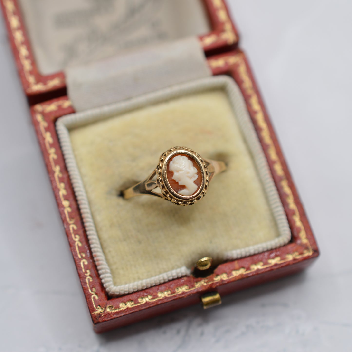 1980s Vintage 9ct Gold Cameo Ring with Pierced Gallery