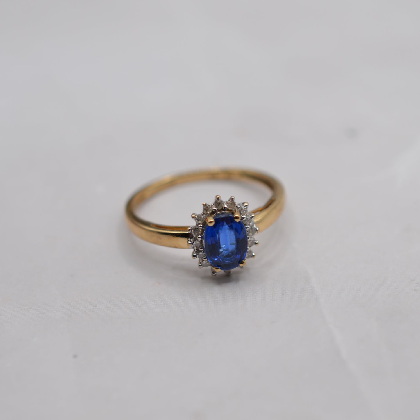 Y2K 9ct Gold Kyanite & Diamond Cluster Ring