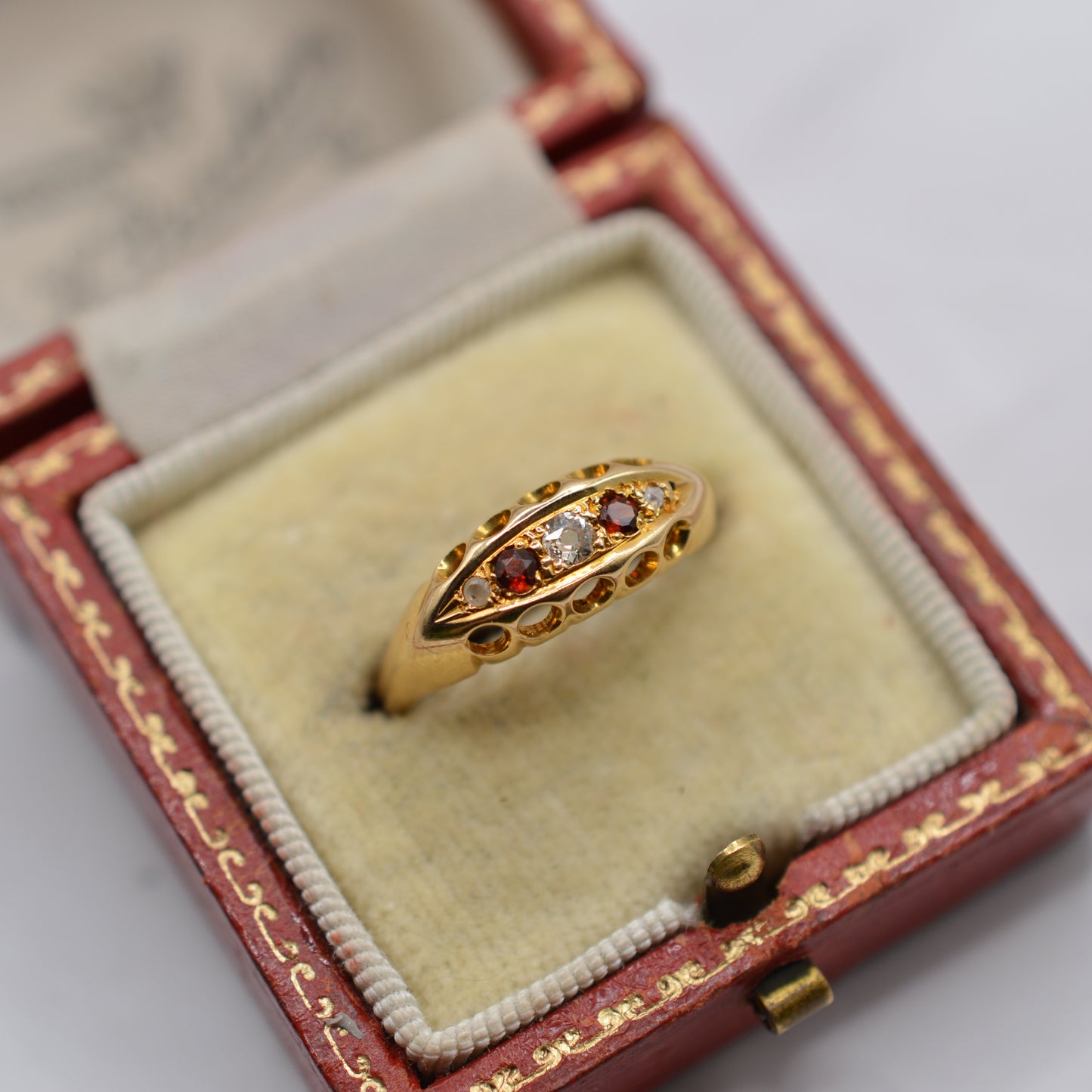Antique Edwardian 18ct Gold Garnet & Diamond Five-Stone Ring