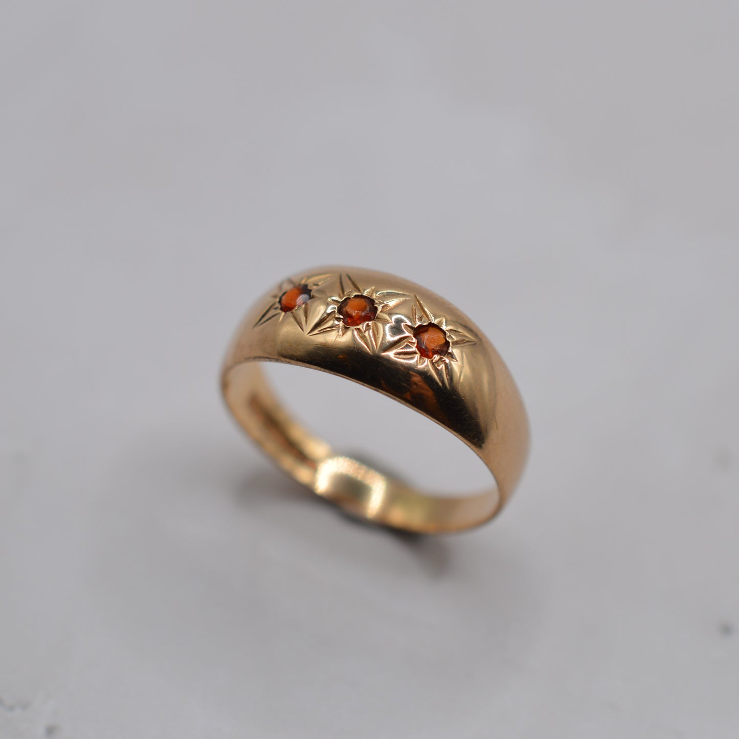 1970s Vintage 9ct Gold Garnet Gypsy Ring