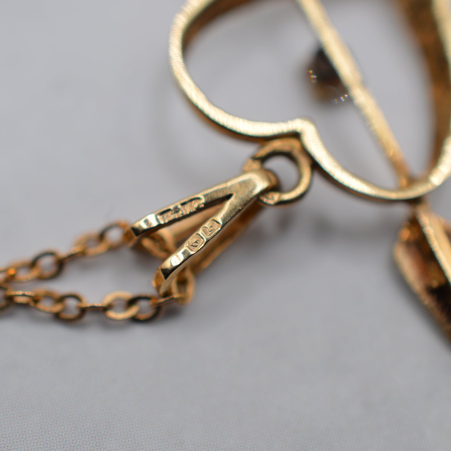 1970s Vintage 9ct Gold Diamond Heart & Arrow Pendant Necklace (18" Chain)