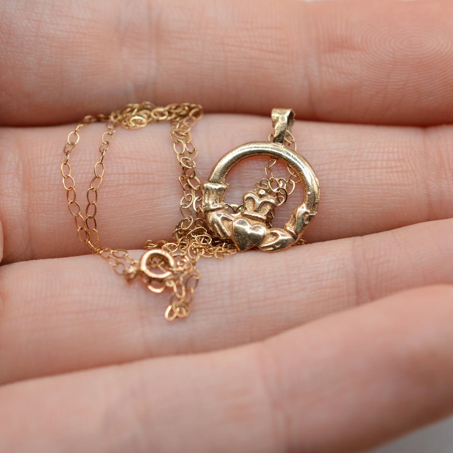 9ct Gold Irish Claddagh Heart Pendant Necklace, 18" Chain