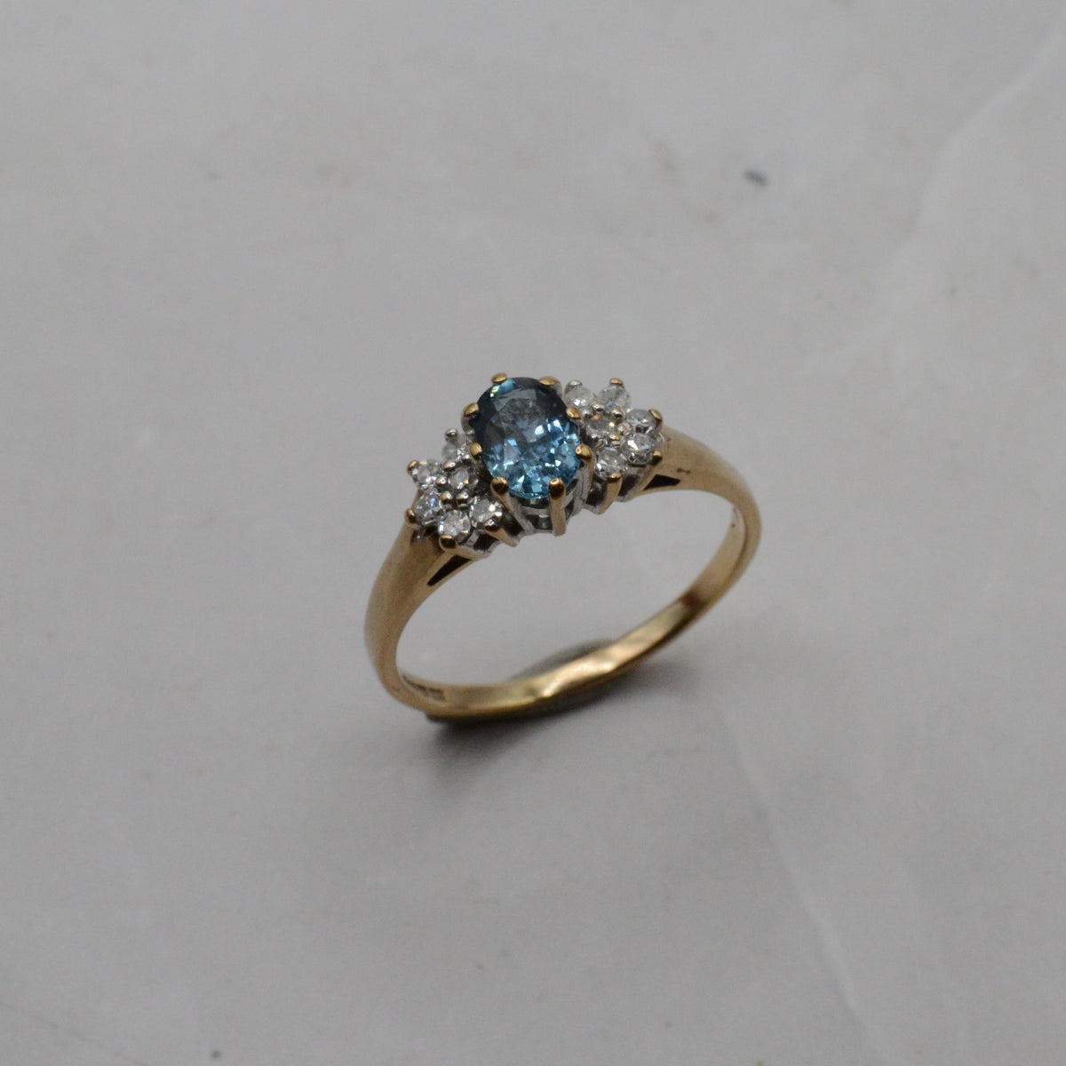 9ct Gold Sapphire & Diamond Ring