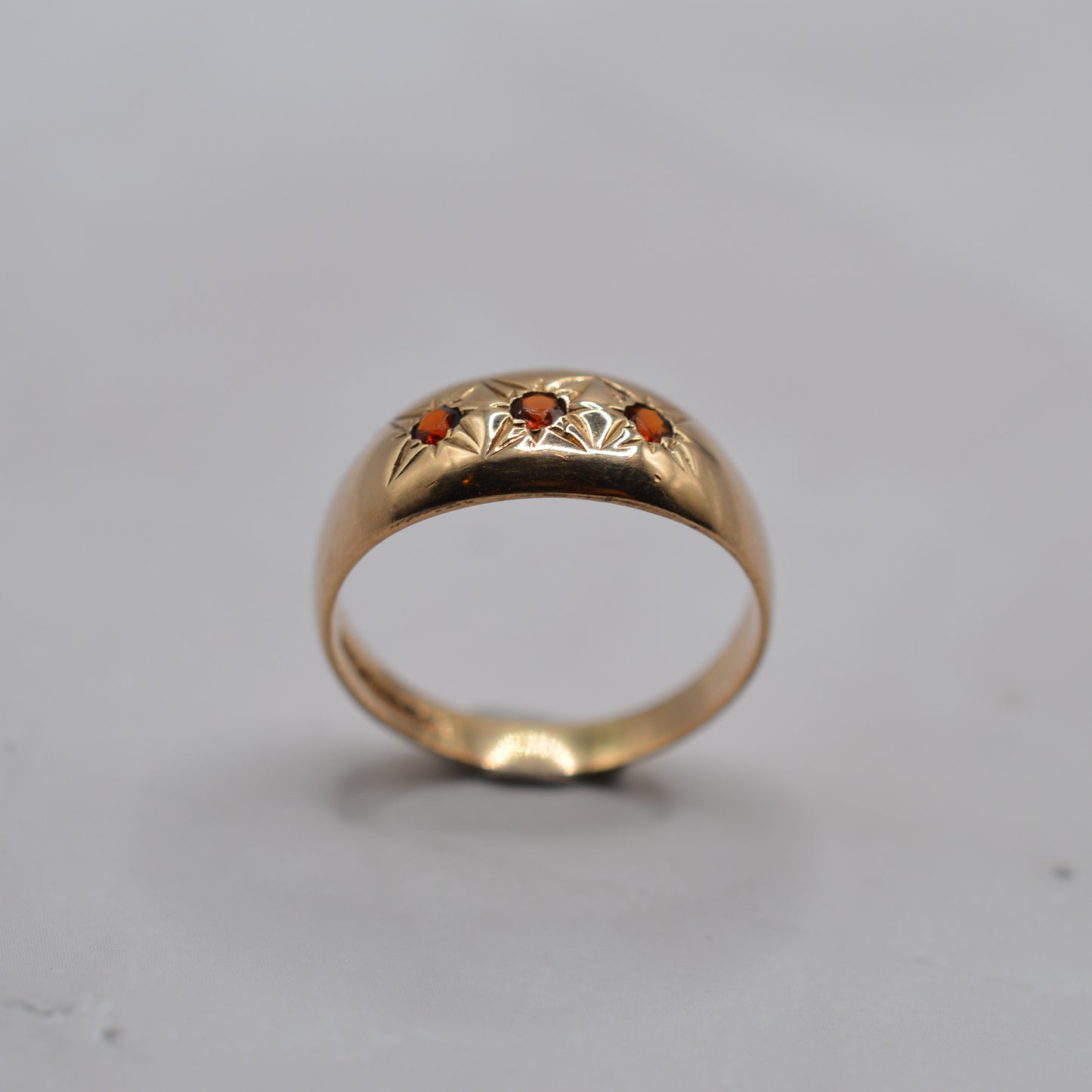 1970s Vintage 9ct Gold Garnet Gypsy Ring