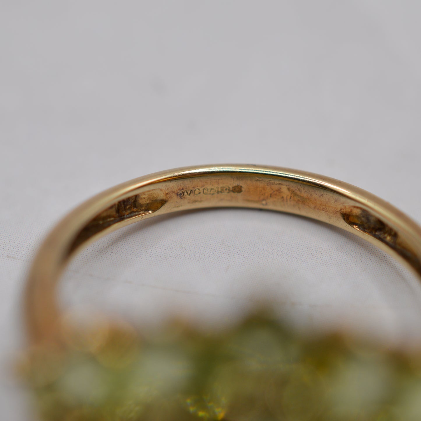 Y2K Chunky 9ct Gold Peridot Cluster Ring