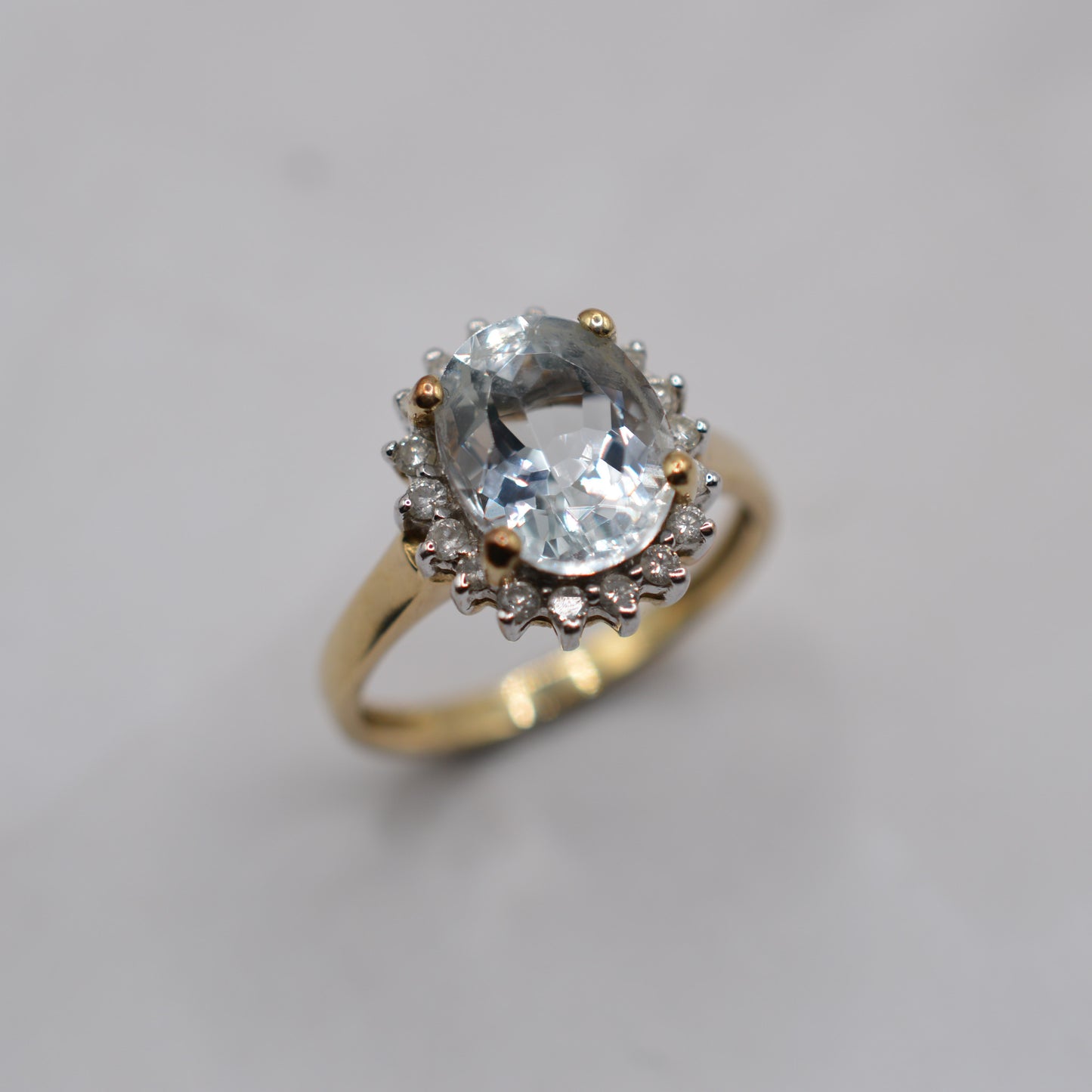 Y2K 9ct Gold Aquamarine & Diamond Cluster Ring