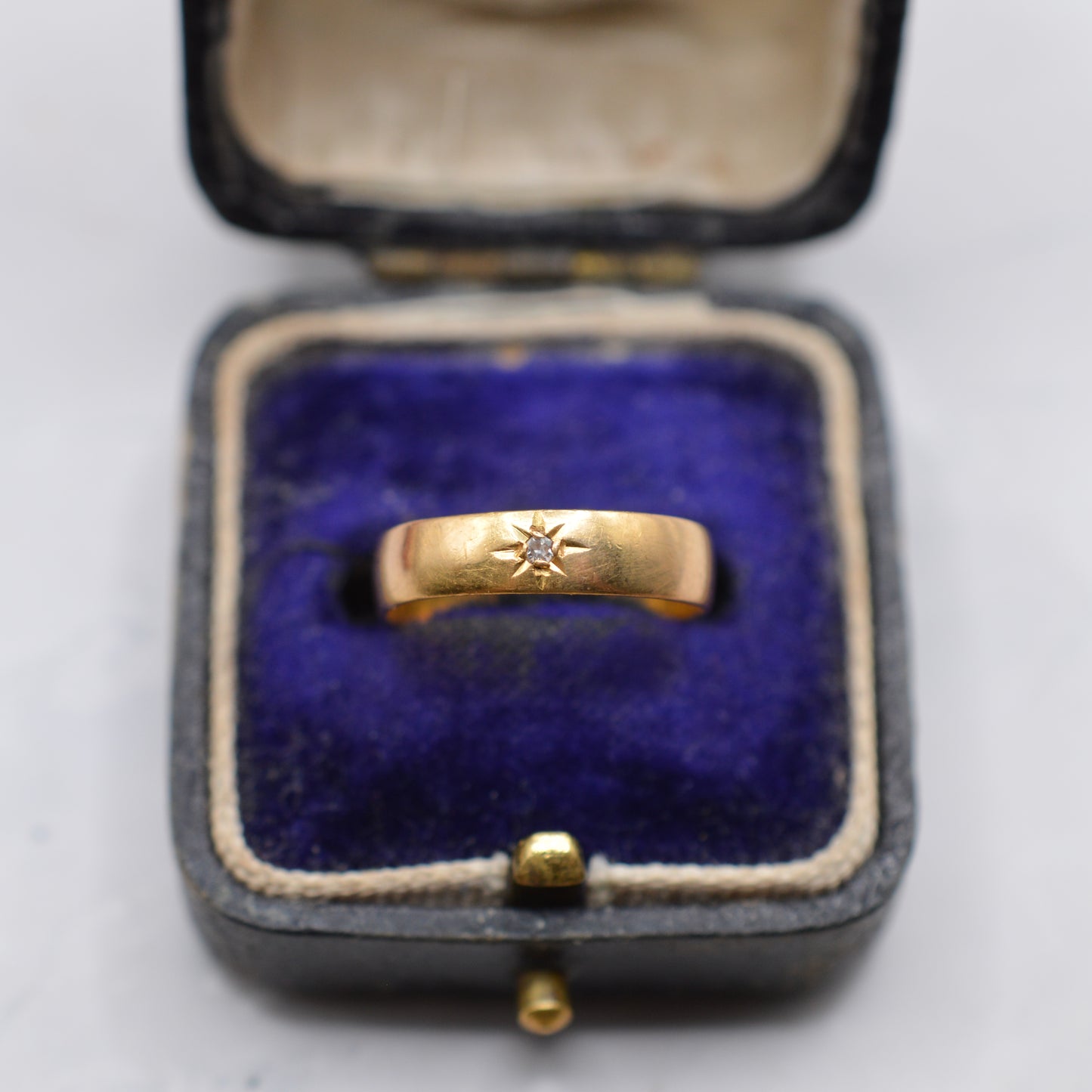 Antique 1898 Victorian 22ct Gold Diamond Gypsy Band Ring