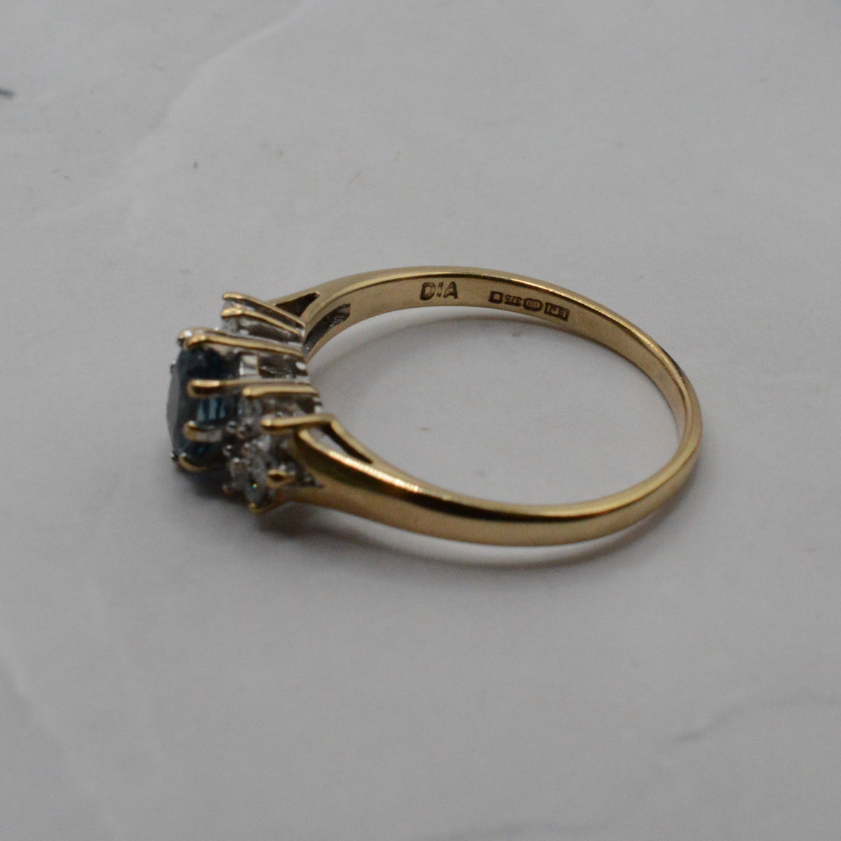 9ct Gold Sapphire & Diamond Ring