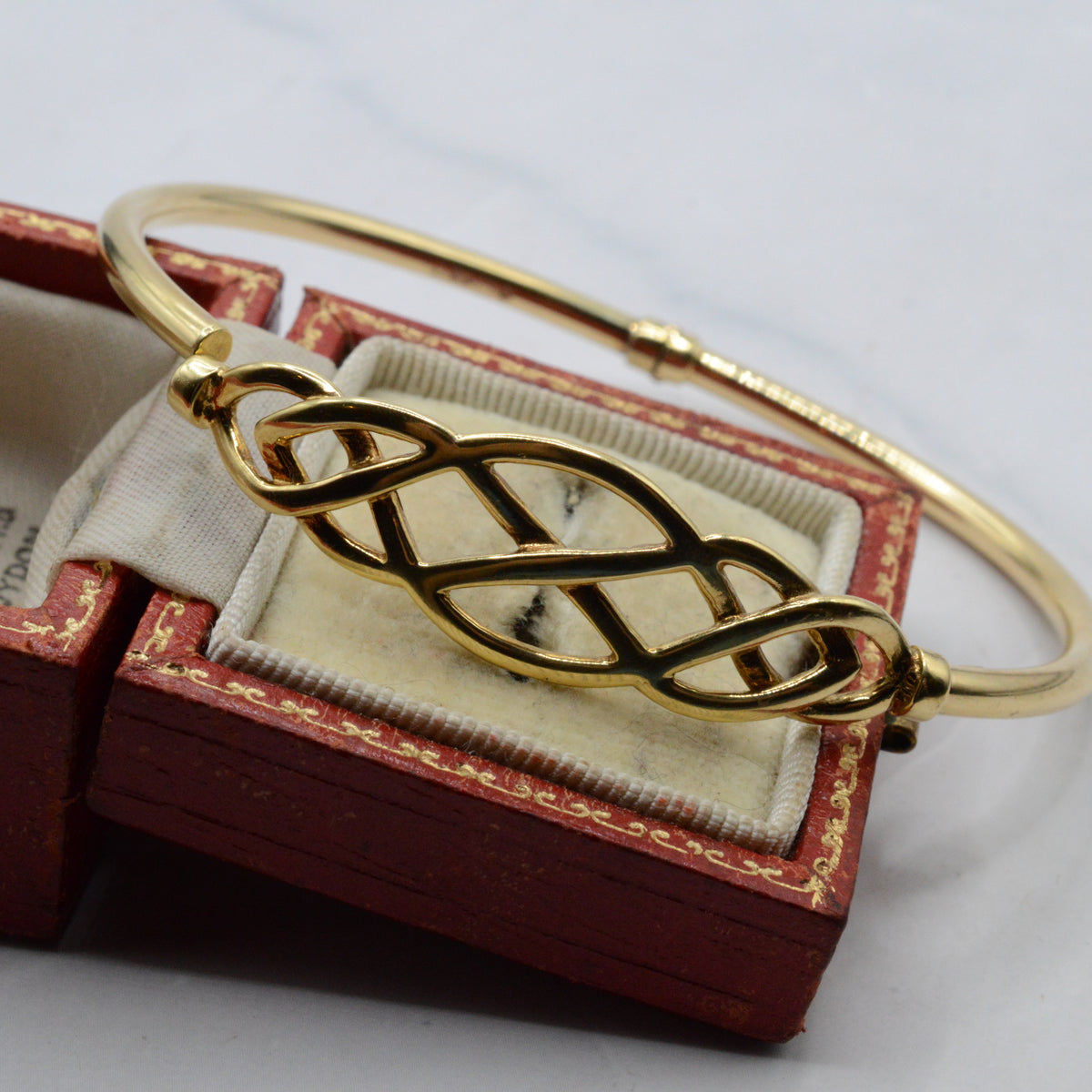 9ct Gold Celtic Knot Hinged Bangle Bracelet