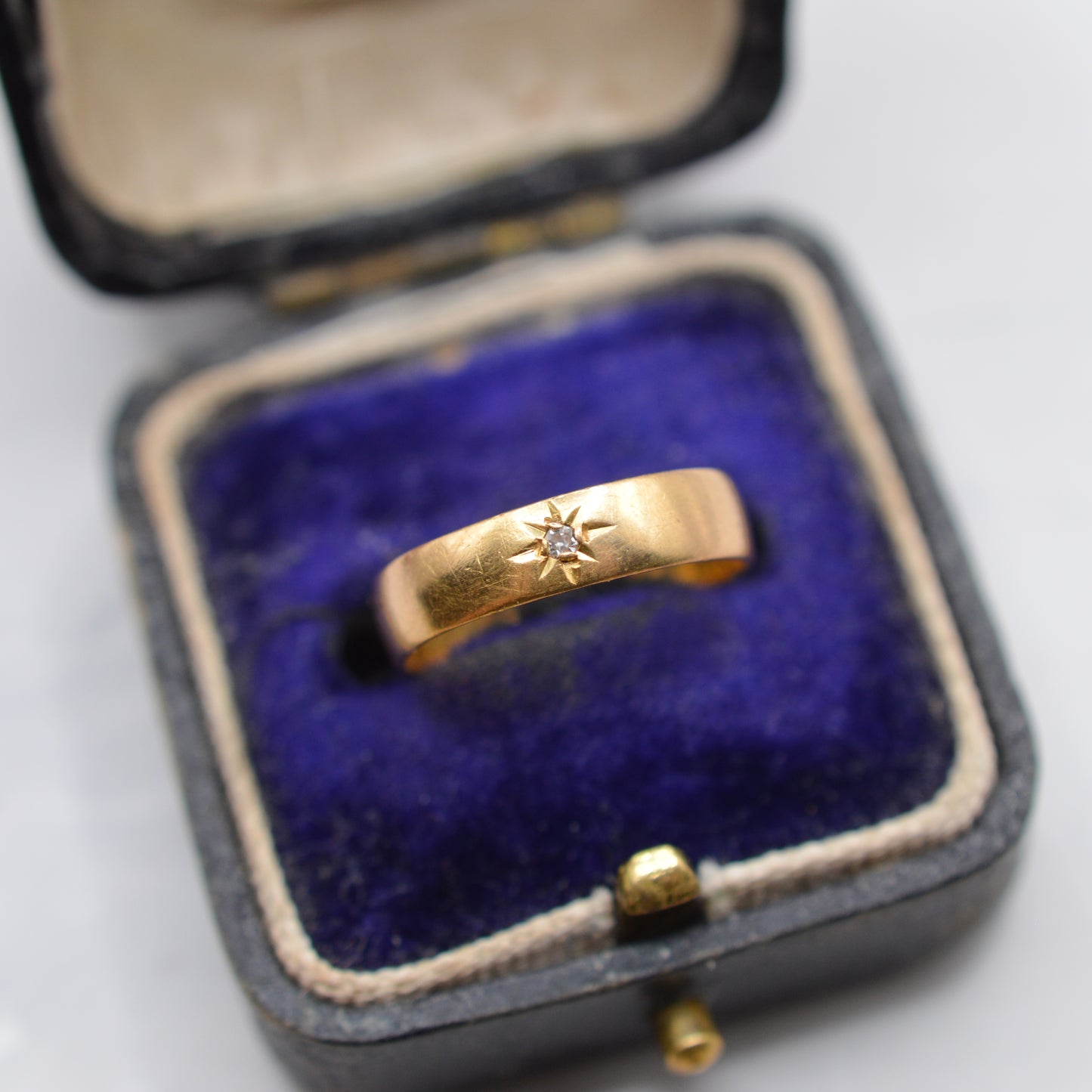 Antique 1898 Victorian 22ct Gold Diamond Gypsy Band Ring