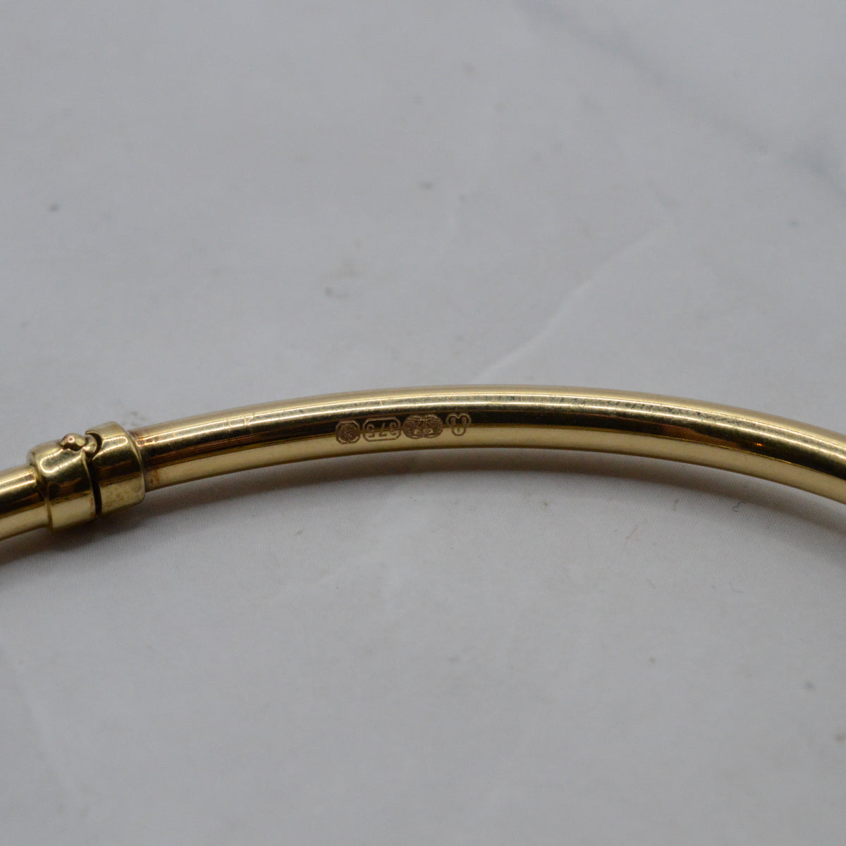 9ct Gold Celtic Knot Hinged Bangle Bracelet