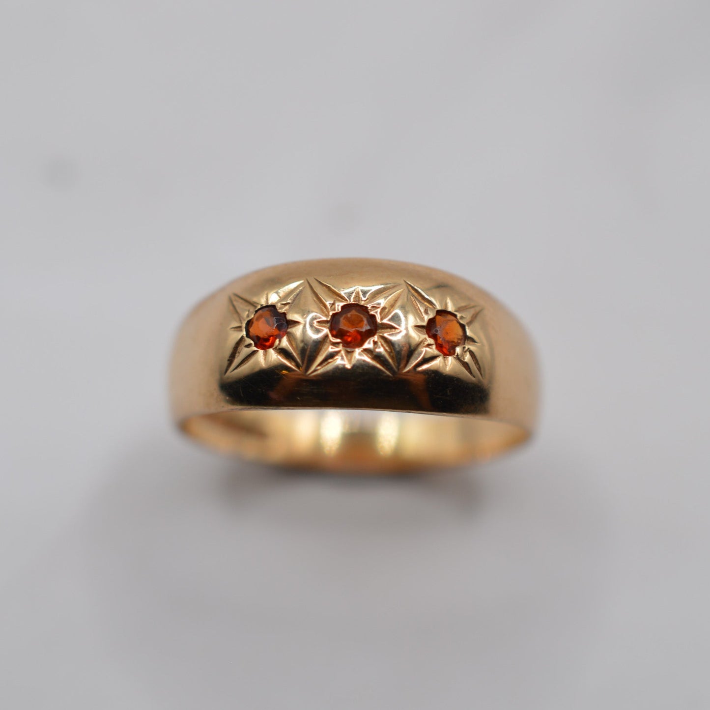 1970s Vintage 9ct Gold Garnet Gypsy Ring