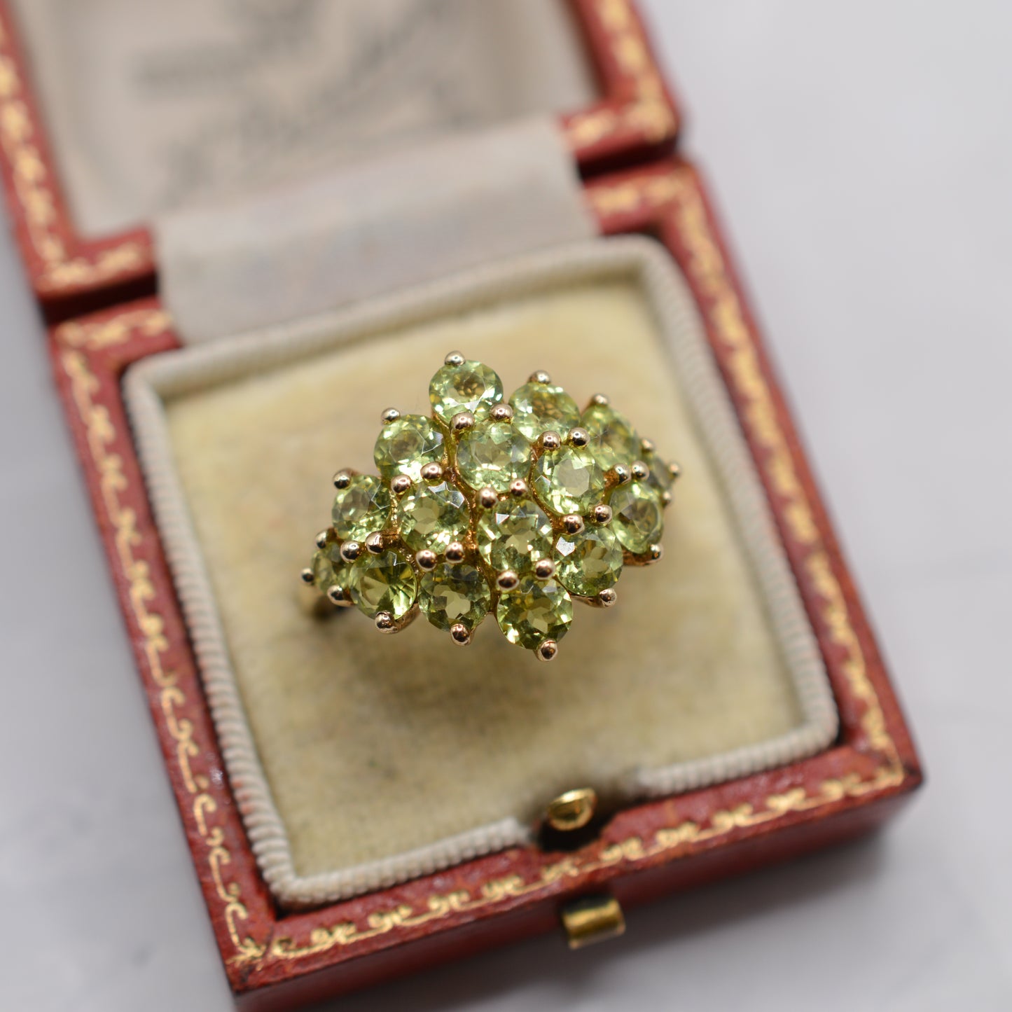 Y2K Chunky 9ct Gold Peridot Cluster Ring