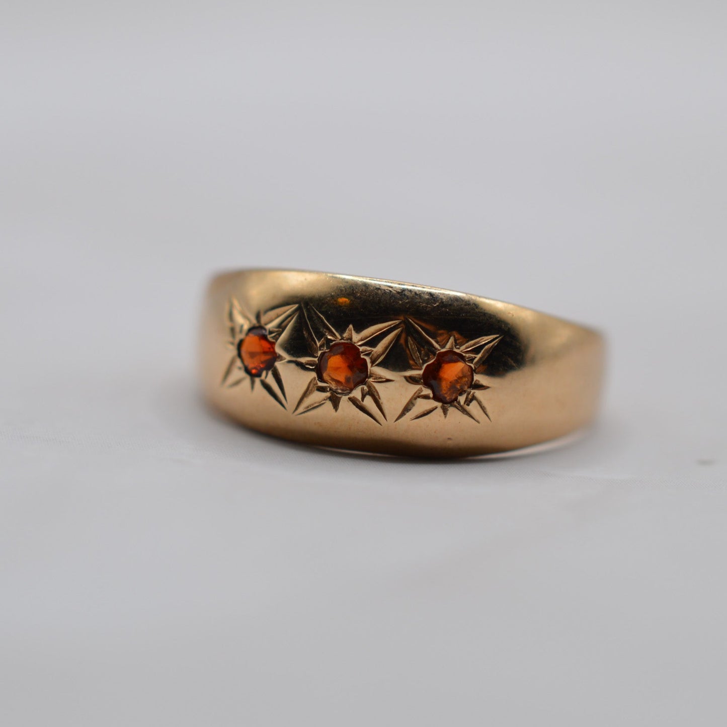1970s Vintage 9ct Gold Garnet Gypsy Ring