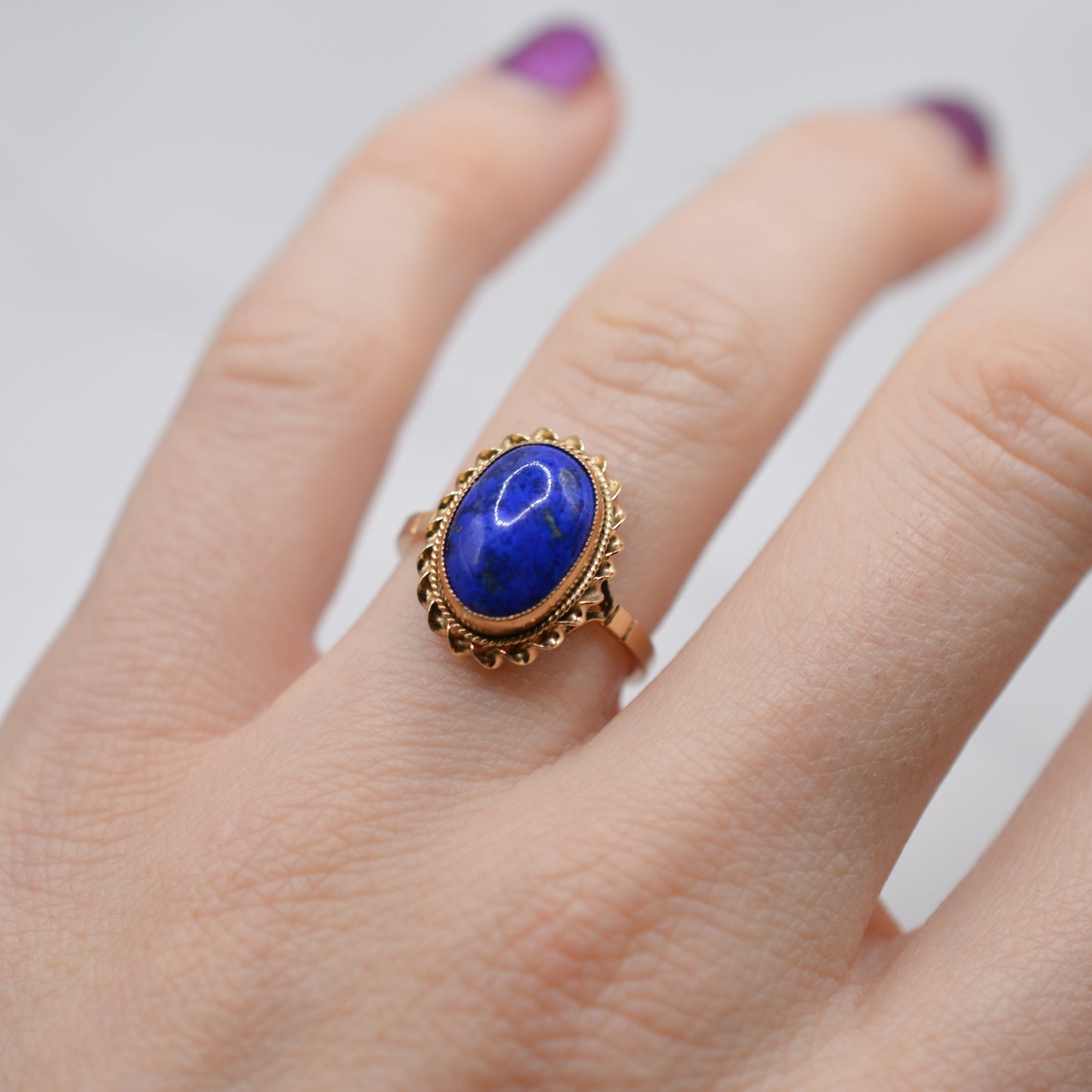 Chunky 1990s 9ct Gold Lapis Lazuli Ring with Rope-Twist Border