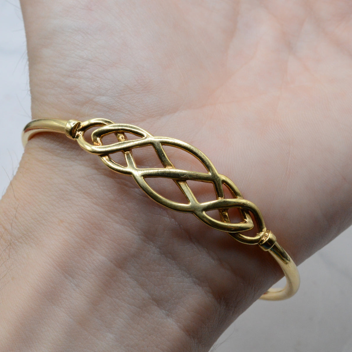 9ct Gold Celtic Knot Hinged Bangle Bracelet